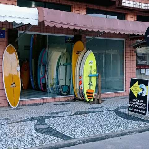 Loja de pranchas de surf em Matinhos